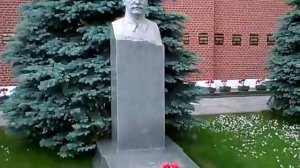 Москва. Некрополь у Кремлёвской стены. Moscow. Necropolis at the Kremlin wall.