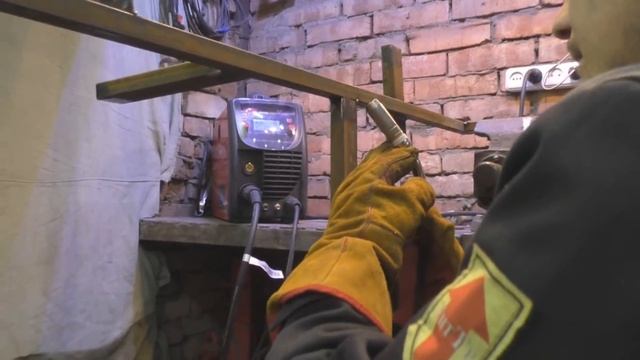 Сварка профильных труб легким способом(Полуавтоматом) смотреть онлайн