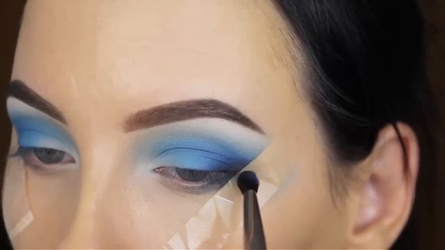 Blue Smokey Eye Makeup Tutorial смотреть онлайн