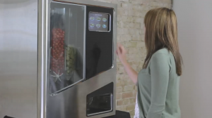 Робот Sally умеет готовить 1000 разных салатов