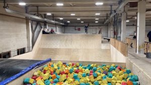 Учусь делать - ДВОЙНОЕ САЛЬТО НА САМОКАТЕ!!!