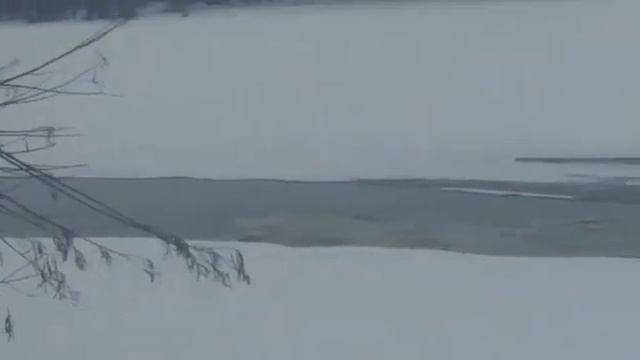 В Хабаровском районе утонул автомобиль рыбаков смотреть онлайн