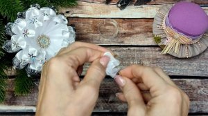 Большие Новогодние бантики со снежинками\Master diy  канзаши
