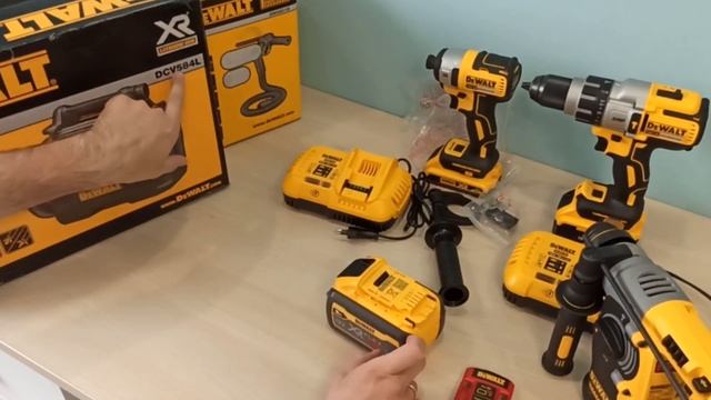 Распаковка аккумуляторного инструмента Dewalt для натяжных потолков. Обзор. Цена. смотреть онлайн