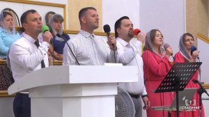 Нам кажется, завтра мы станем прилежней / Песня