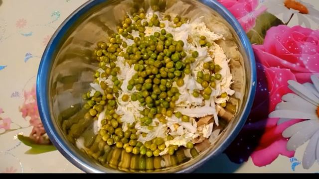 ? Очень ВКУСНЫЙ САЛАТ с КОПЧЕНЫМ МЯСОМ на любой праздник, включая НОВЫЙ ГОД смотреть онлайн