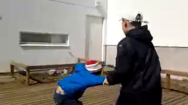 Школота ,,,мелкий жжет