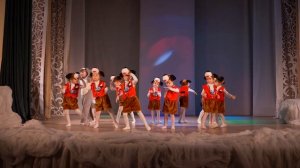 Танец "простоквашино" на новогоднем отчетном концерте