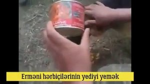 Армянские солдаты кушают несъедобные,даже собака отказалась от армянской пиши.