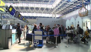 Таможенники аэропорта Сочи не отмечают роста количества челноков