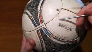 Как отремонтировать ПРОКОЛ в футбольном мяче - How to fix soccer ball
