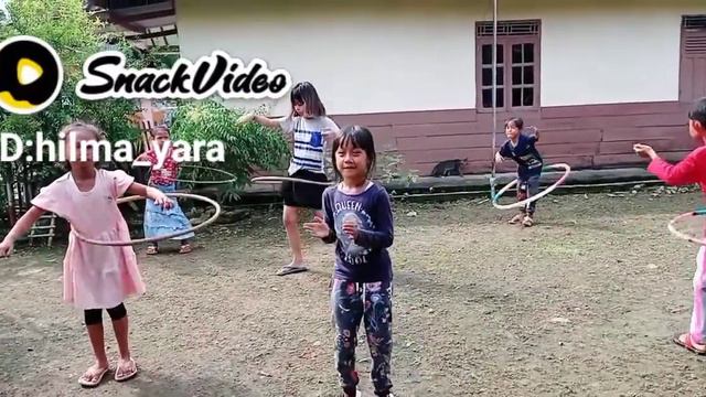 KUKUMAKUCI DANCE HULAHOP #snackvideo смотреть онлайн