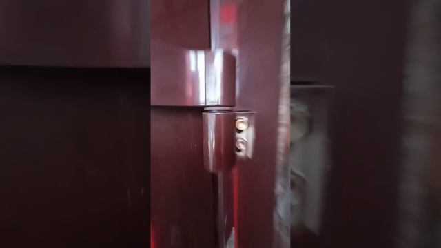 Как поднять алюминиевую дверь если задевает порог? #секретыоконщика