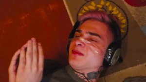 ПРИКЛЕИЛ НАУШНИКИ ДРУГУ ПРАНК | ОБМОТАЛ СКОТЧЕМ | РОЗЫГРЫШ НАД ДРУГОМ