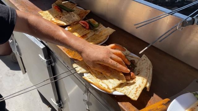 Kebab King! - 4000 Pieces Kebab Sales Per Day! - Amazing Turkish Street Food смотреть онлайн