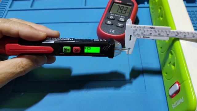 HABOTEST HT100P AC PHASE & VOLTAGE DETECTOR CATIII 1000V.MADE IN CHINA.
