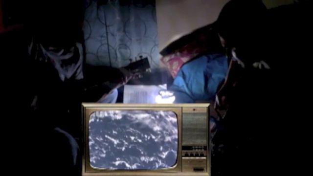 Трава у Дома (Земля в Иллюминаторе) in English смотреть онлайн