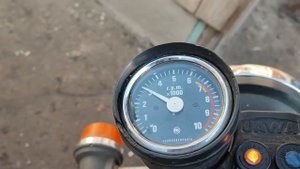 КАК ДОЛЖНА ЗАВОДИТСЯ ЯВА 350  ПОСЛЕ ПРОСТОЯ,И ПРИЧИНЫ ПЛОХОЙ ЗАВОДКИ