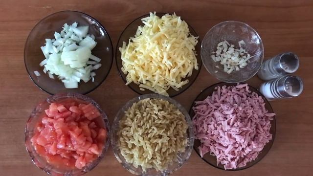 Макароны запечённые в духовке с сыром, помидорами и колбасой смотреть онлайн