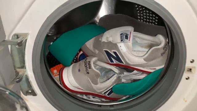 Постирал Salomon RX Moc 3 и New Balance, что получилось смотрите. На канале MySports Hit.` смотреть онлайн