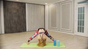 Йога вместе. Прасарита Падоттанасана 1. Глубокий наклон корпуса вперед.