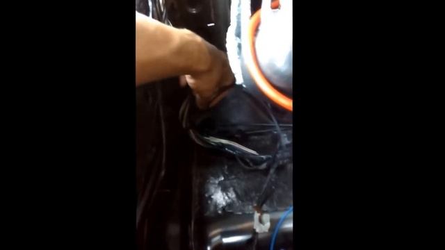 Colocação de sensor de estacionamento Fiat Punto смотреть онлайн