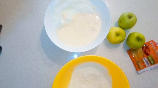 Простейший рецепт ШАРЛОТКИ. Яблочный пирог - бисквитное тесто смотреть онлайн