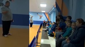 Первая тренировка детей в новом клубе настольного тенниса
