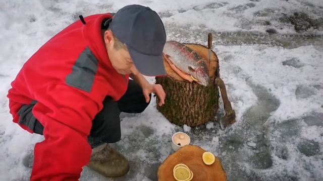 ФОРЕЛЬ с ЛИМОНАМИ ЗАПЕЧЁННАЯ в печи на углях