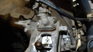 Смазка коленвала Honda Tact Перед сборкой ЦПГ