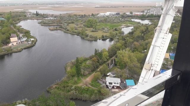 г. Анапа, Краснодарский край, Россия. Колесо обозрения, парк "Джунгли". Май 2023 г.