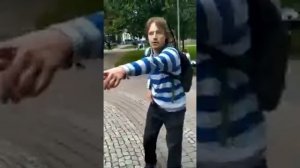 Латыш «агрится» за «покатушки» на самокате