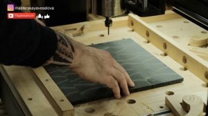 Доска для подачи мяса. Торцевая доска с гастроемкостью и металлическими соусниками