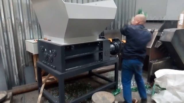 Шредер для бутылки смотреть онлайн