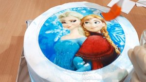 КРЕМОВЫЙ торт для девочки  ХОЛОДНОЕ СЕРДЦЕ / КАК украсить торт ВАФЕЛЬНОЙ КАРТИНКОЙ/ МК Olya kondite