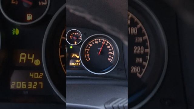 Робот Опеля против механики Рено, кто будет быстрее? Гонка, результаты смотреть онлайн