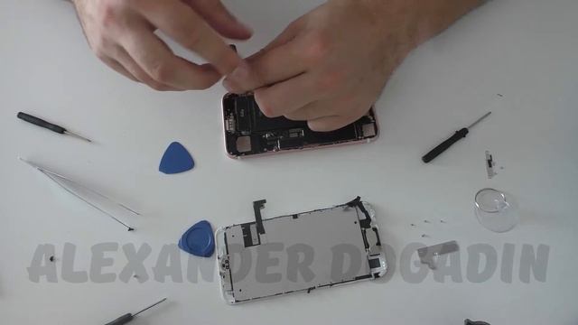 Как заменить АККУМУЛЯТОР на IPHONE 7 / Замена батареи на iPhone 7 / Александр Догадин