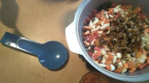 "Рожки по-татарски" (упрощённый вариант)  на ужин, пирожки с капустой на обед.