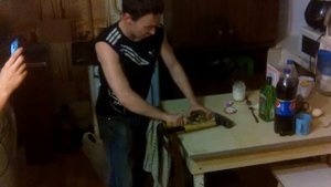 Как открыть банку шпрот