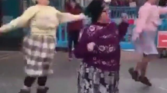 Я И МОИ ПОДРУГИ В СТАРОСТИ))) после 86 смотреть онлайн