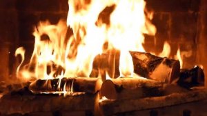 Треск дров в камине и вьюга