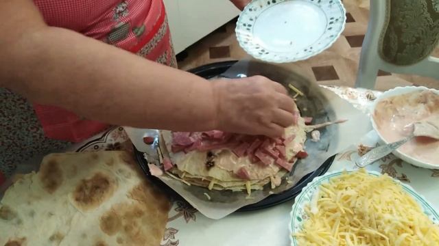 КАК ПРИГОТОВИТЬ 4 ЭТАЖНУЮ ПИЦЦУ!!!