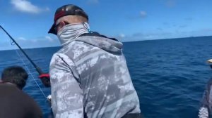 Ловля GT рыбалка на Мальдивах