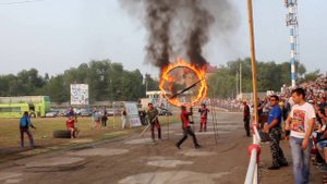 Шоу каскадёров выступает в Оренбурге