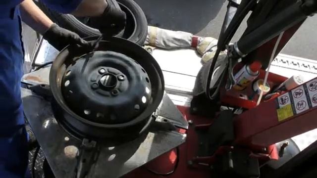 タイヤ交換　Tire exchange　155/65R14　HONDA　ZEST смотреть онлайн